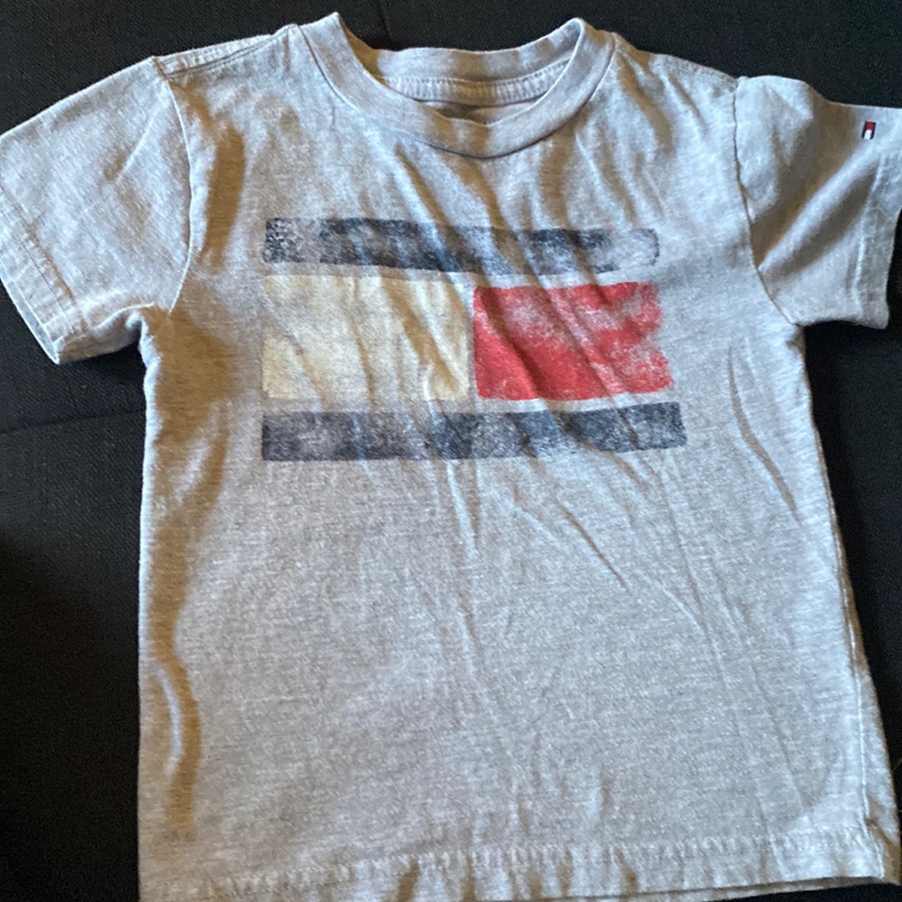 Boys Tommy Hilfiger t shirt
